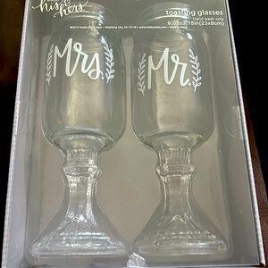 Mr and Mrs mason jar wedding glasses